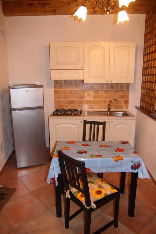 Ferienwohnung La Finestra Sotto La Rocca Cefalù Zimmer foto