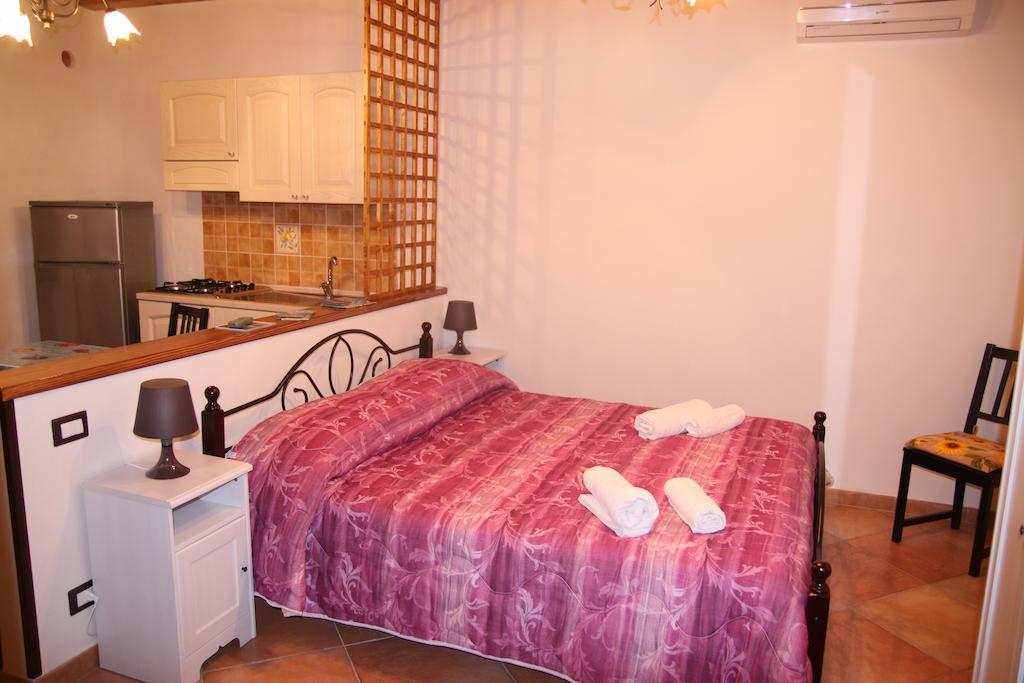 Ferienwohnung La Finestra Sotto La Rocca Cefalù Zimmer foto